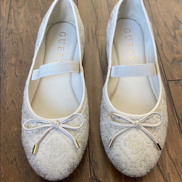 GUESS Kairo womens Ballet Flat Cream and Gold - Picture 2 of 5